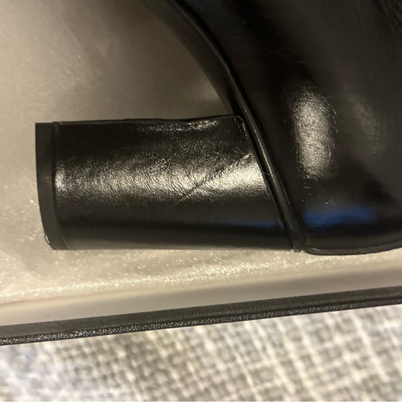 Chanel crinkle calfskin heeled booties in black - Picture 2 of 8